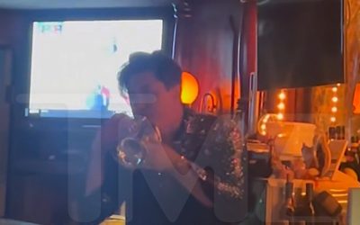 Tom Sandoval Blasts ‘Happy Birthday’ on Trumpet at Bar