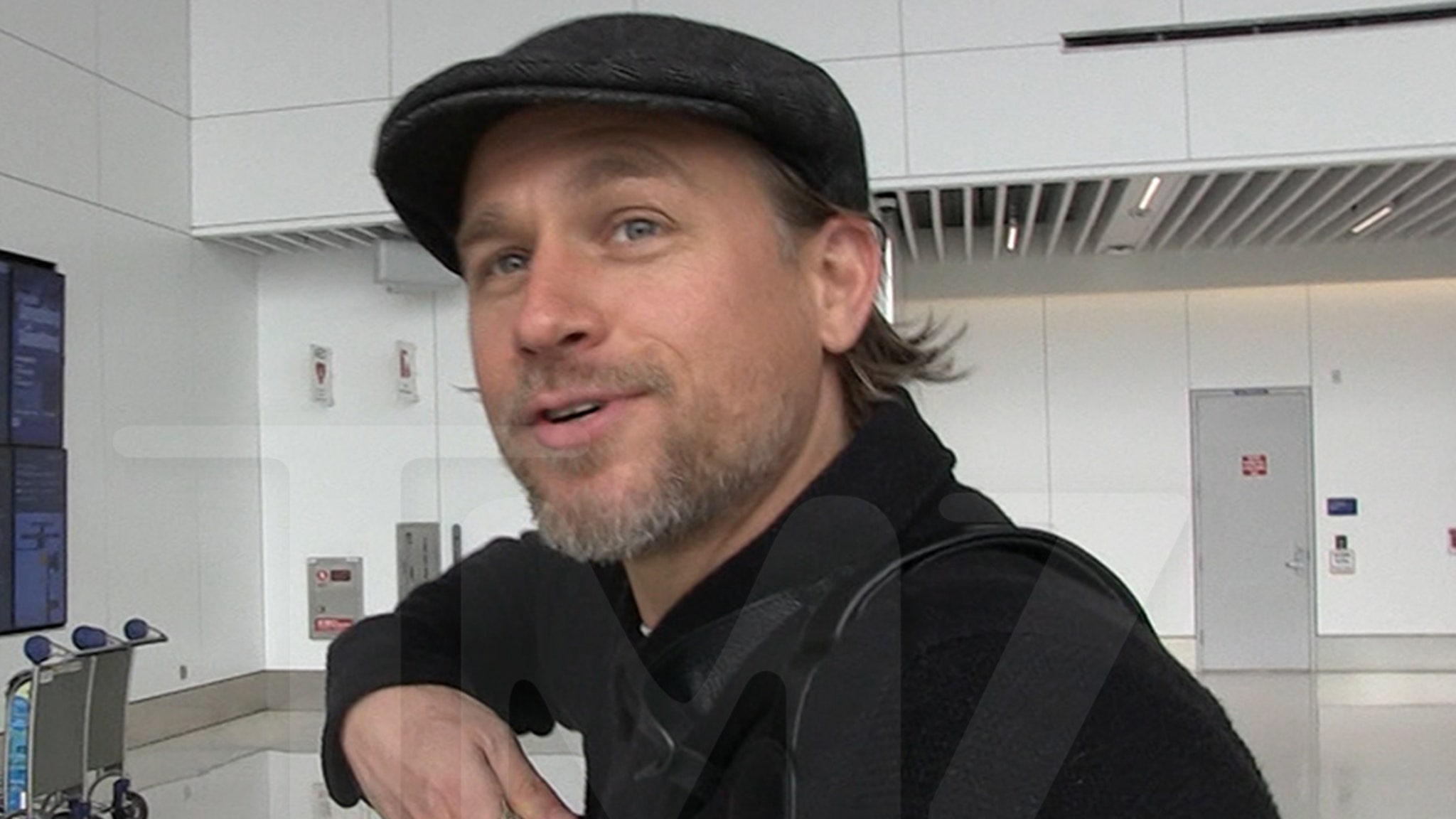 Charlie Hunnam Says He’d Be A Lot Richer If He Hadn’t Quit ’50 Shades’