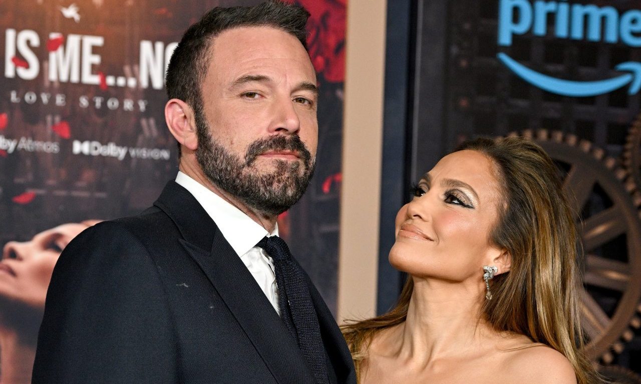 Jennifer Lopez & Ben Affleck Seen Together Amid Separation Talks
