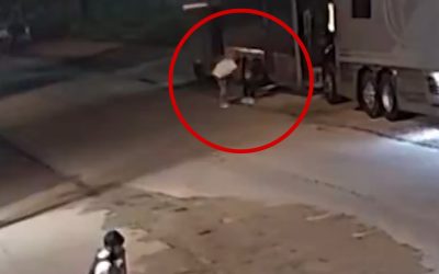 Apathetic Bystander Watches Man Get Robbed at Knifepoint at Taking Back Sunday Show