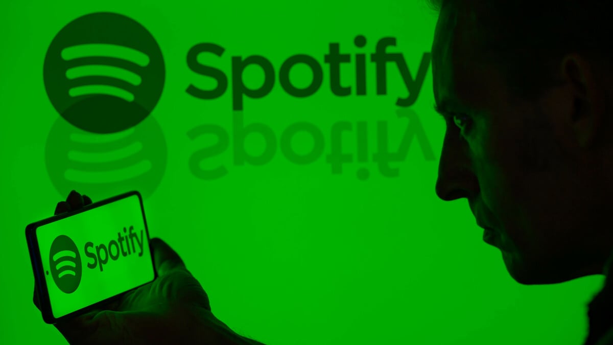 Spotify discontinues their weird Car Thing device