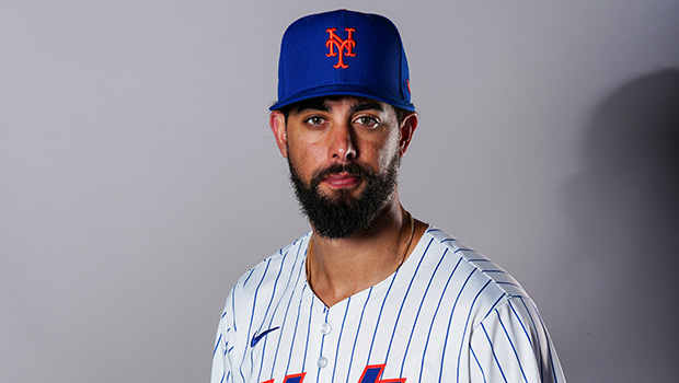 Jorge Lopez Calls the Mets the ‘Worst Team’ in MLB, Tosses Glove – Hollywood Life