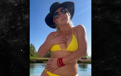 Britney Spears Sizzles as She Twerks in Teenie Weenie Yellow Bikini