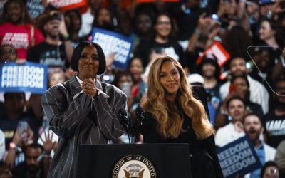Beyoncé & Kelly Rowland Endorse VP Kamala Harris In Houston