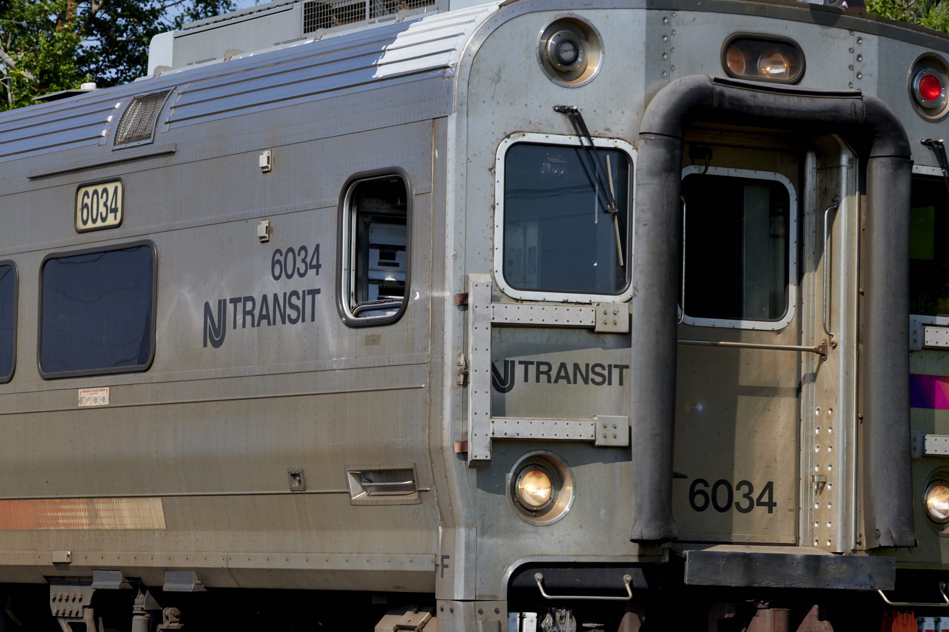 New Jersey Transit Train Crashed Into Fallen Tree, 1 Dead