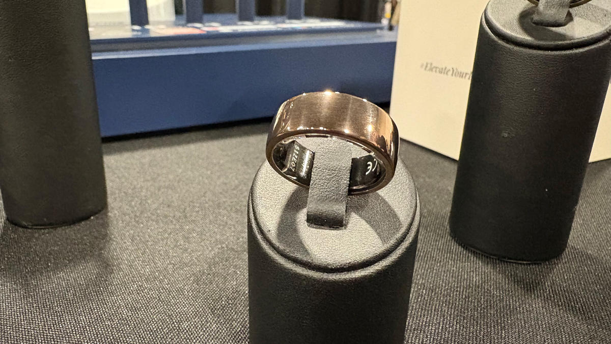Smart Ring with Built-in ECG from Circular