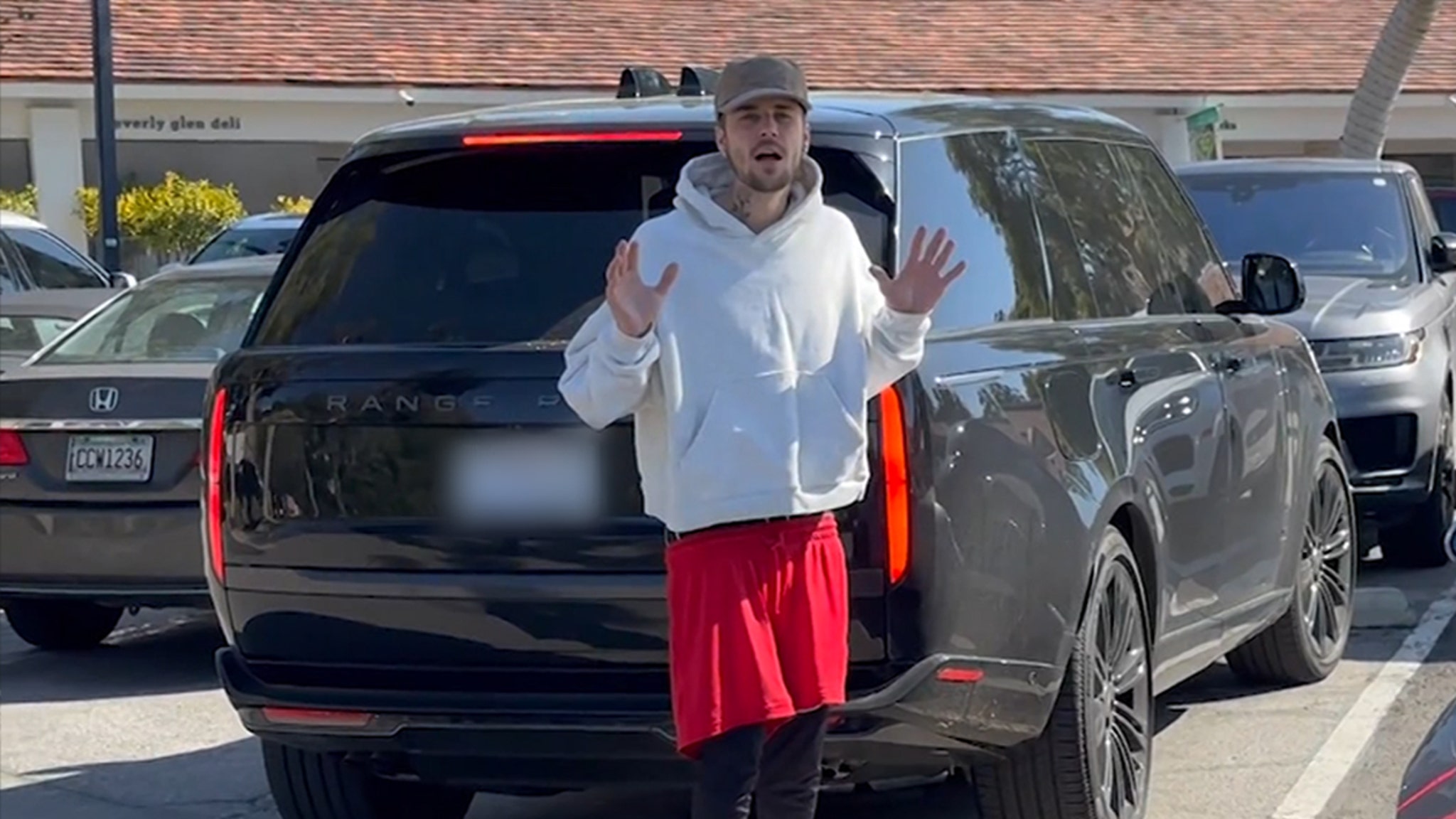 Paparazzi Disrespect Leads to Justin Bieber’s Outburst After Breakfast