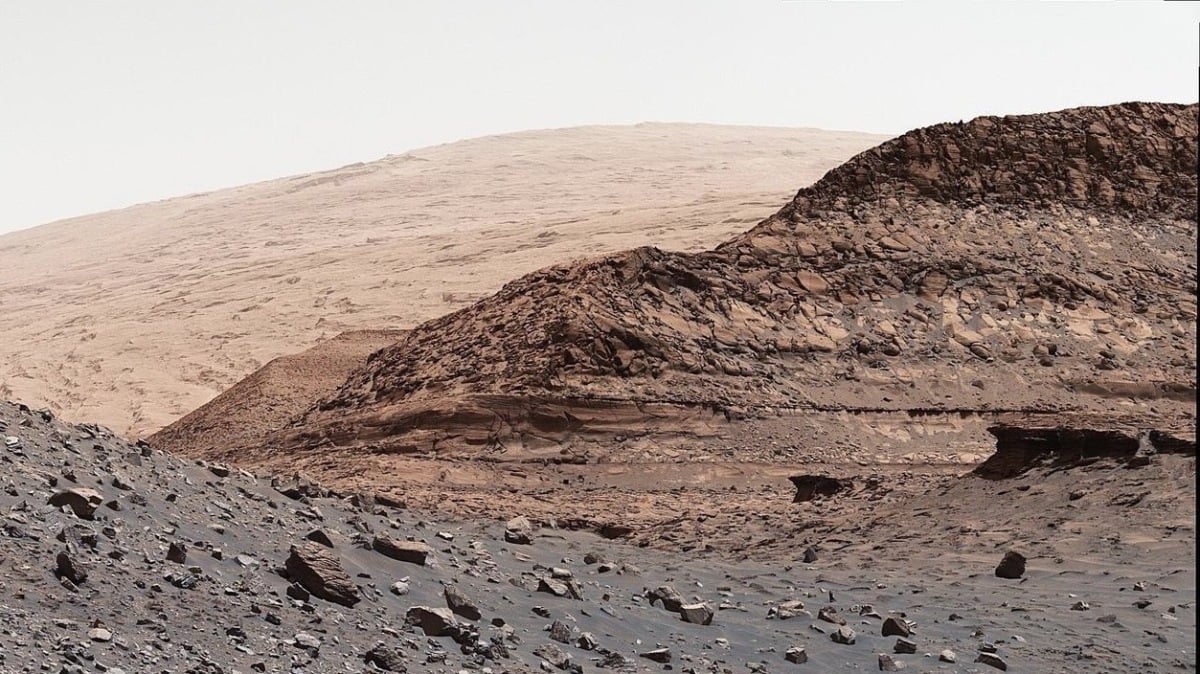 NASA Rover Discovers Secrets on Mars That Orbiters Missed NASA Rover Discovers Secrets on Mars That Orbiters Missed