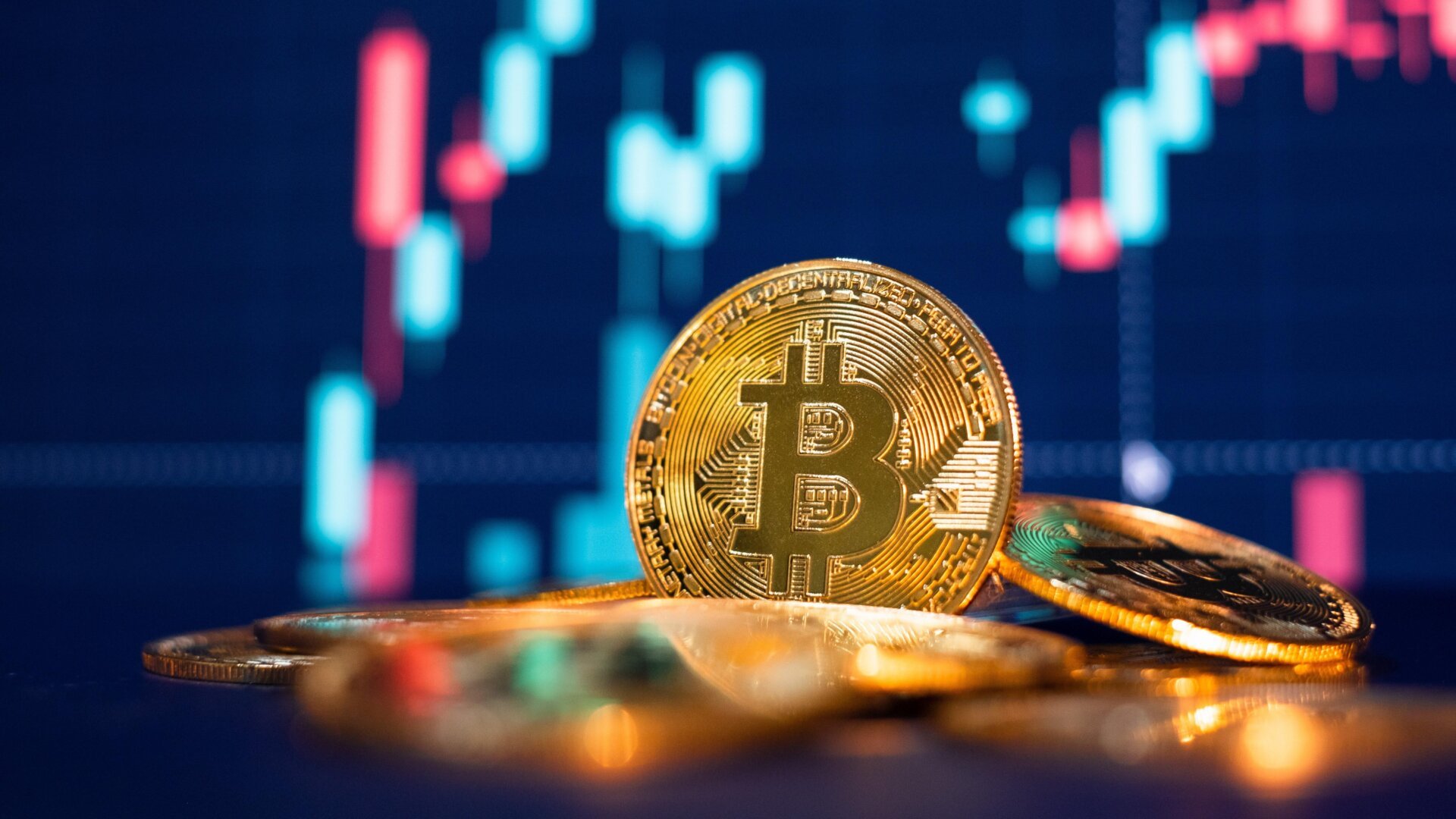 Bitcoin Rally: New Daily Highs Amid Crisis Warnings