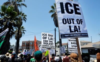 ICEBlock Dominates App Store Charts Amid Official Criticism