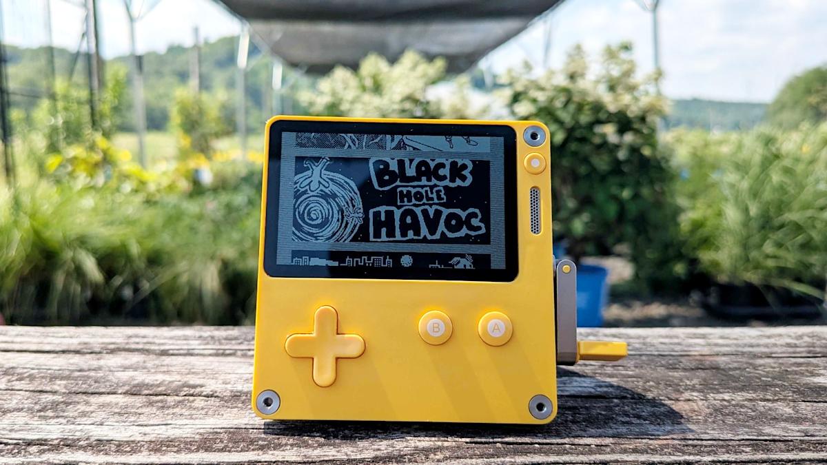 Black Hole Havoc: Taria & Como’s Adventure Awaits