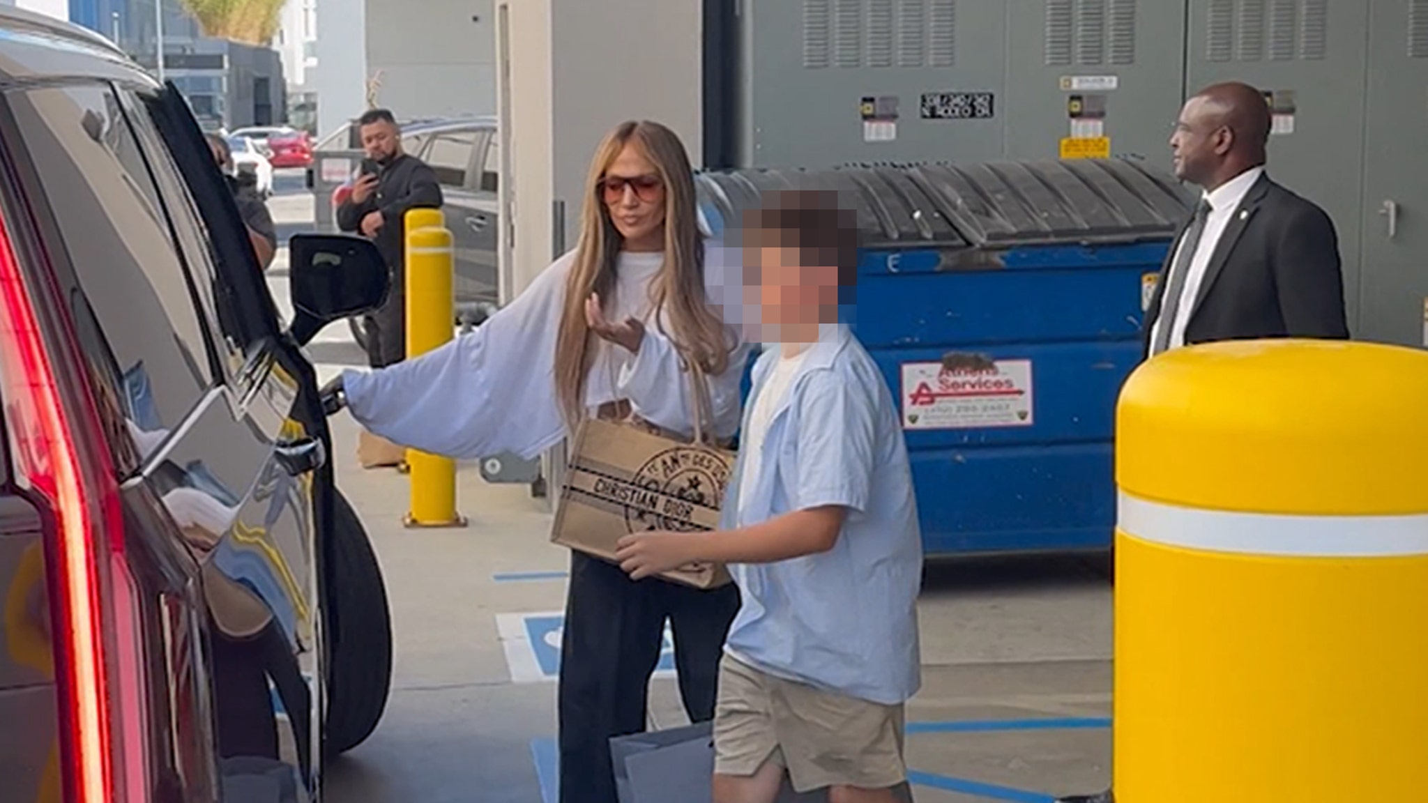Ben Affleck’s Son Samuel Enjoys Lunch with Jennifer Lopez