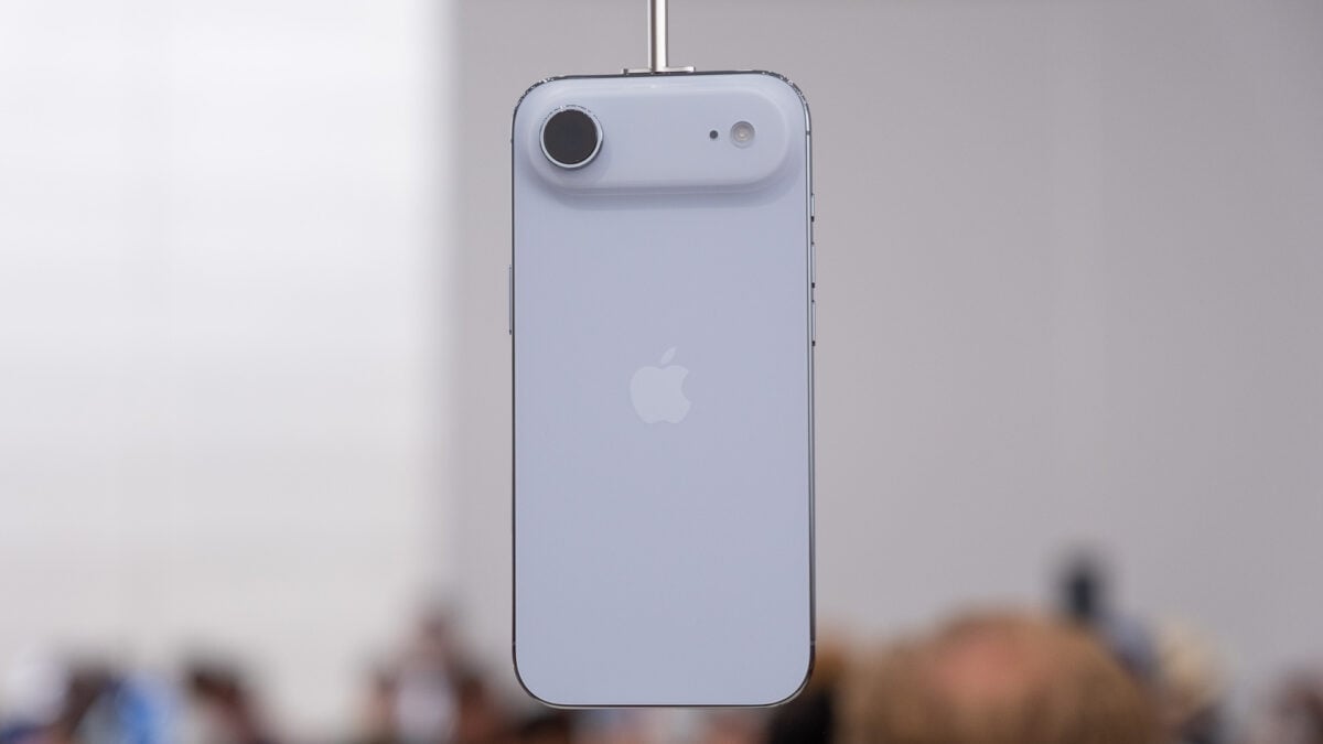 iPhone Air: A Bold Preview of Apple’s AR Glasses
