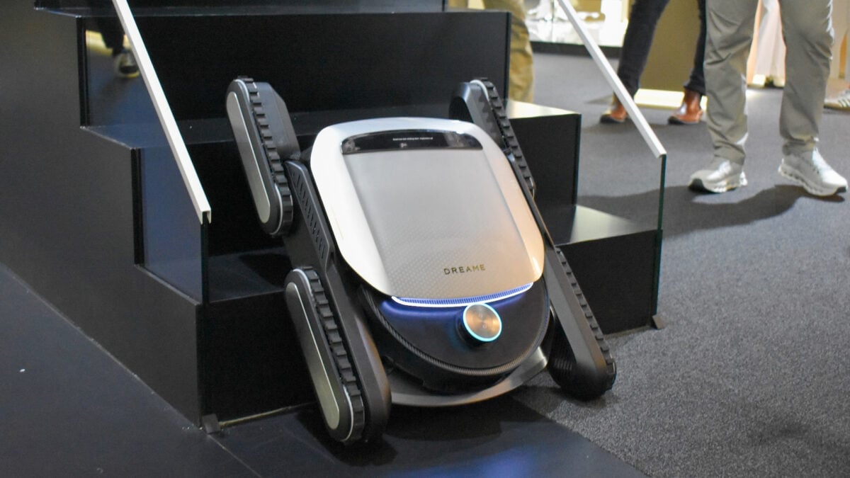 Robot Vacuum’s New Trick: Stair Climbing Capability