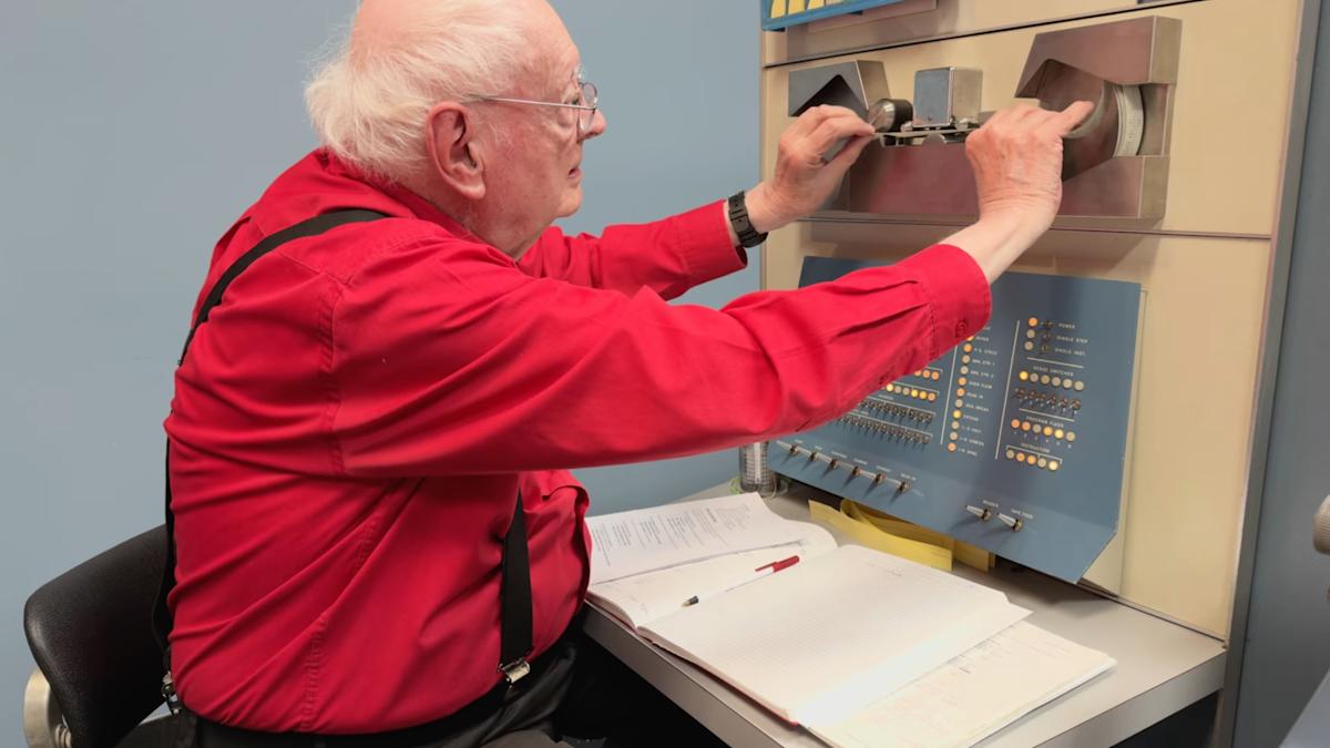 65-Year-Old Computer Plays Boards of Canada’s ‘Olson’