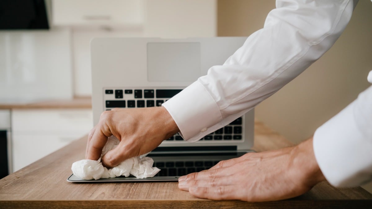 Cleaning Your Laptop Screen Safely and Effectively