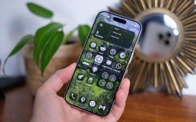 Holographic Lock Screen Background in iOS 26: A Guide