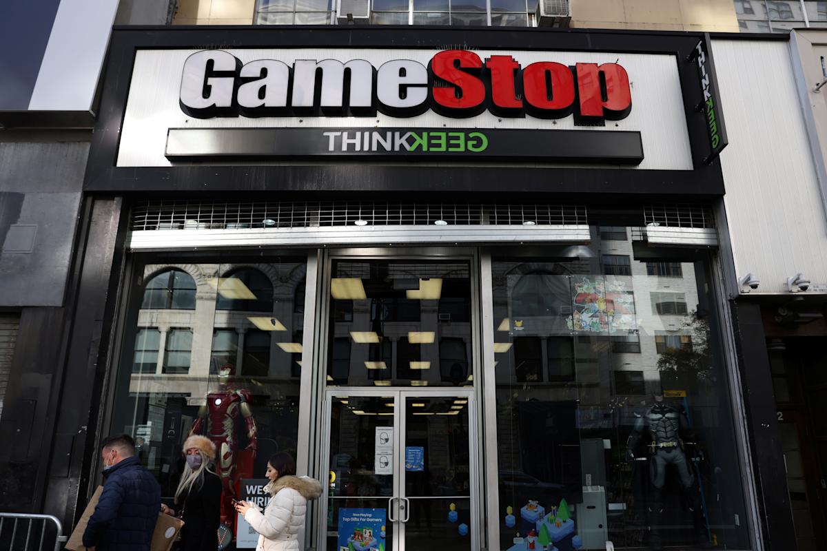 GameStop Closes Over 400 Stores Across the US
