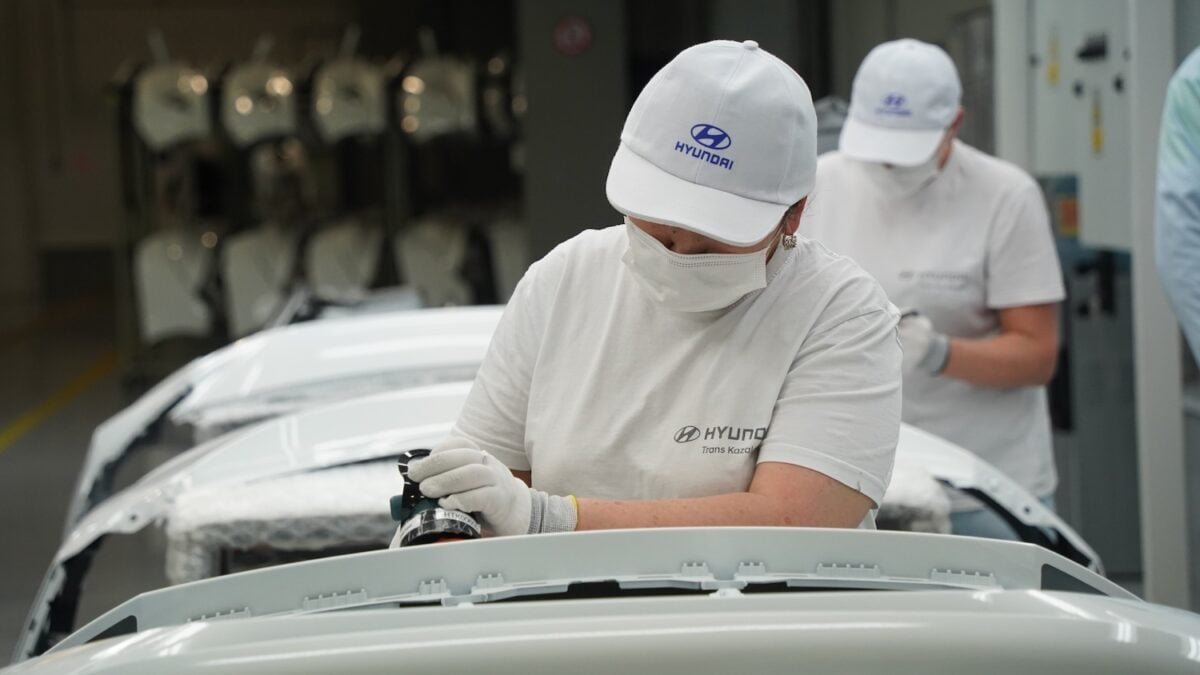 Robot Factory Narrative Shift: Hyundai and Boston Dynamics Lead Over Tesla
