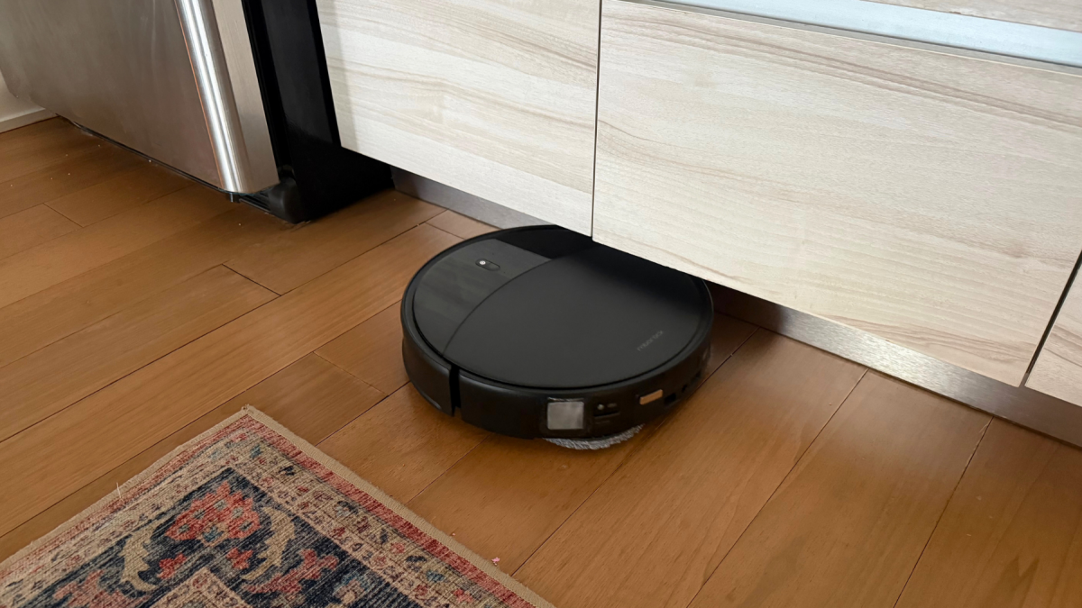 Saros 20 Robot Vacuum Review: A Step Up from the 10R