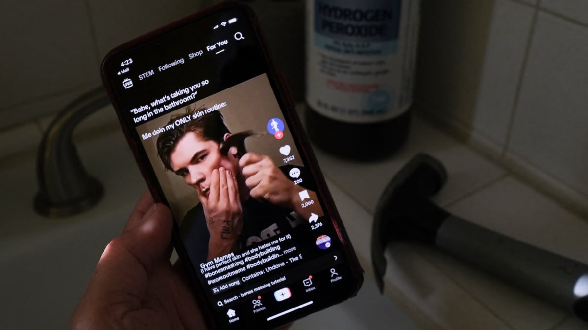 Looksmaxxing Debate: Clavicular vs. Trans Women