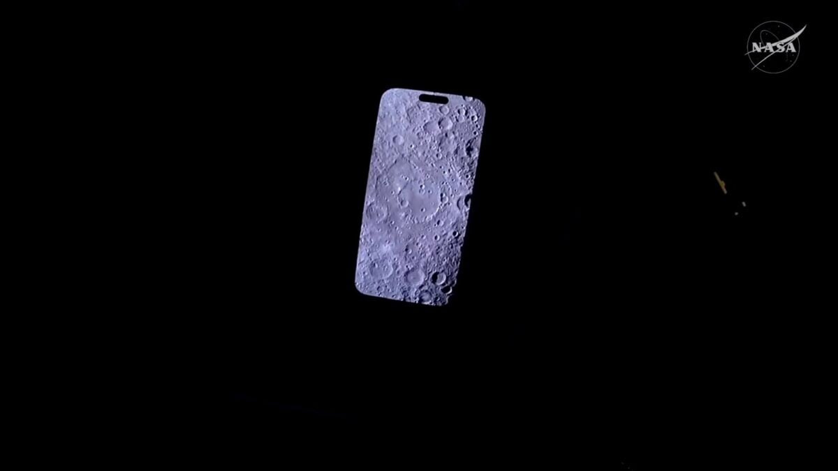 iPhone Moon Photography: Master Their Unique Technique