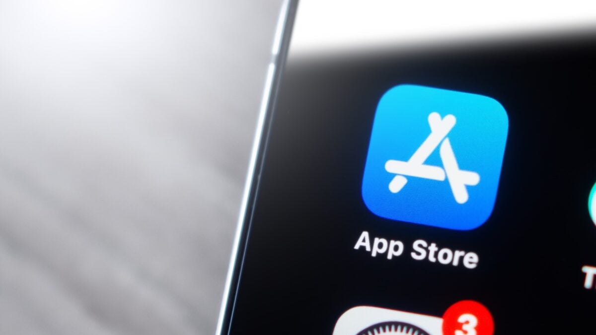 Surge in New Apps on Apple App Store Amid Vibe Coding Boom