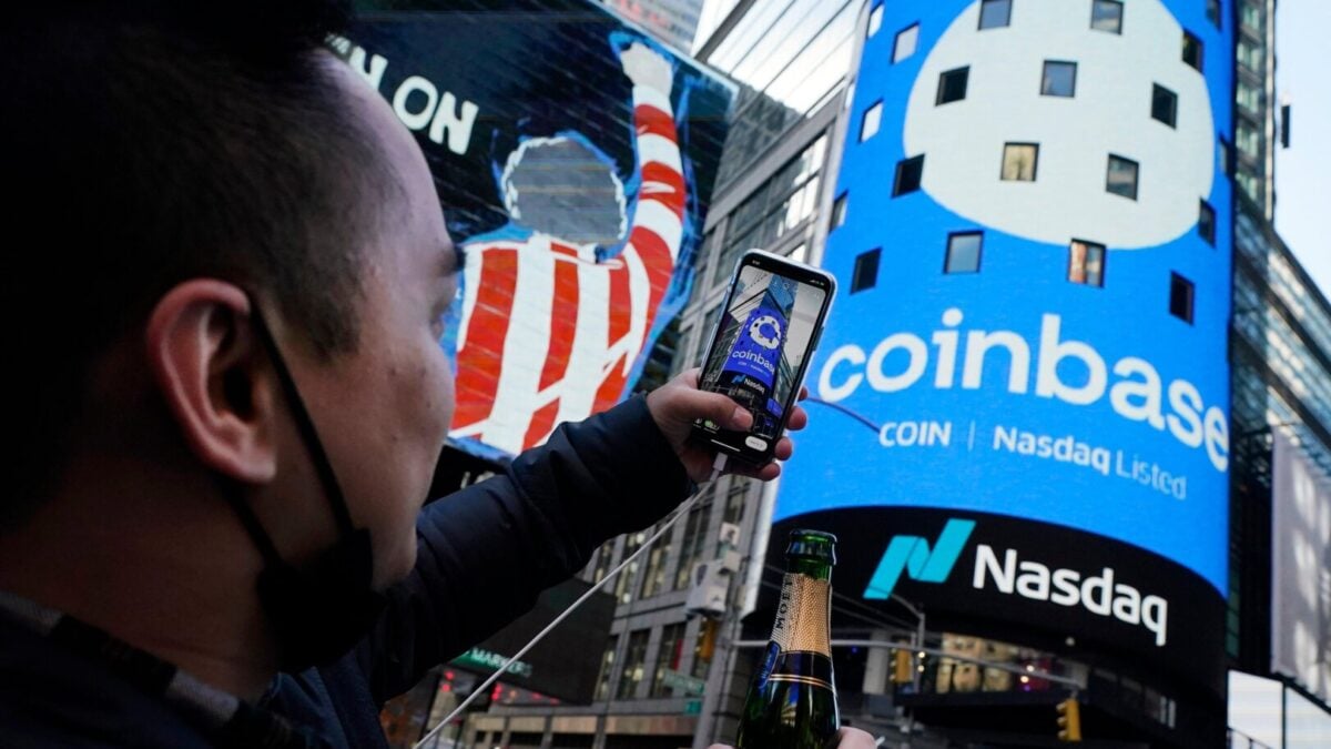 Layoffs at Coinbase: 14% of Workforce Cut Due to AI and Crypto Issues