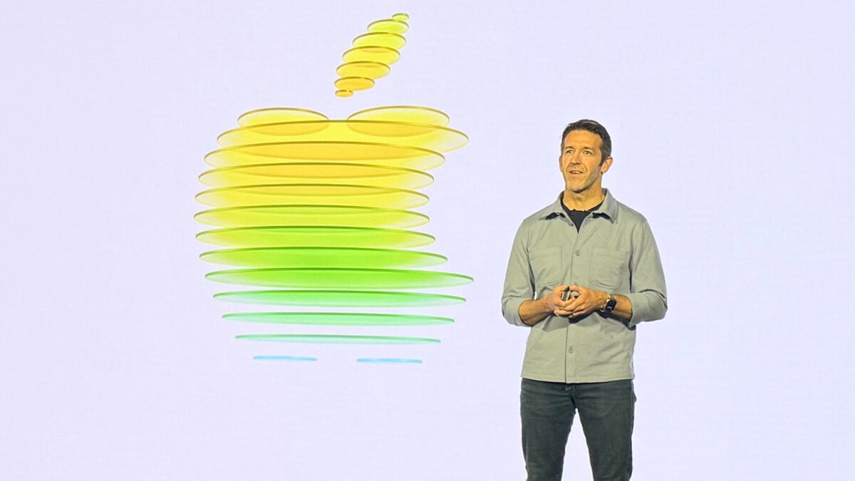 Incoming CEO of Apple Makes Earnings Call Debut
