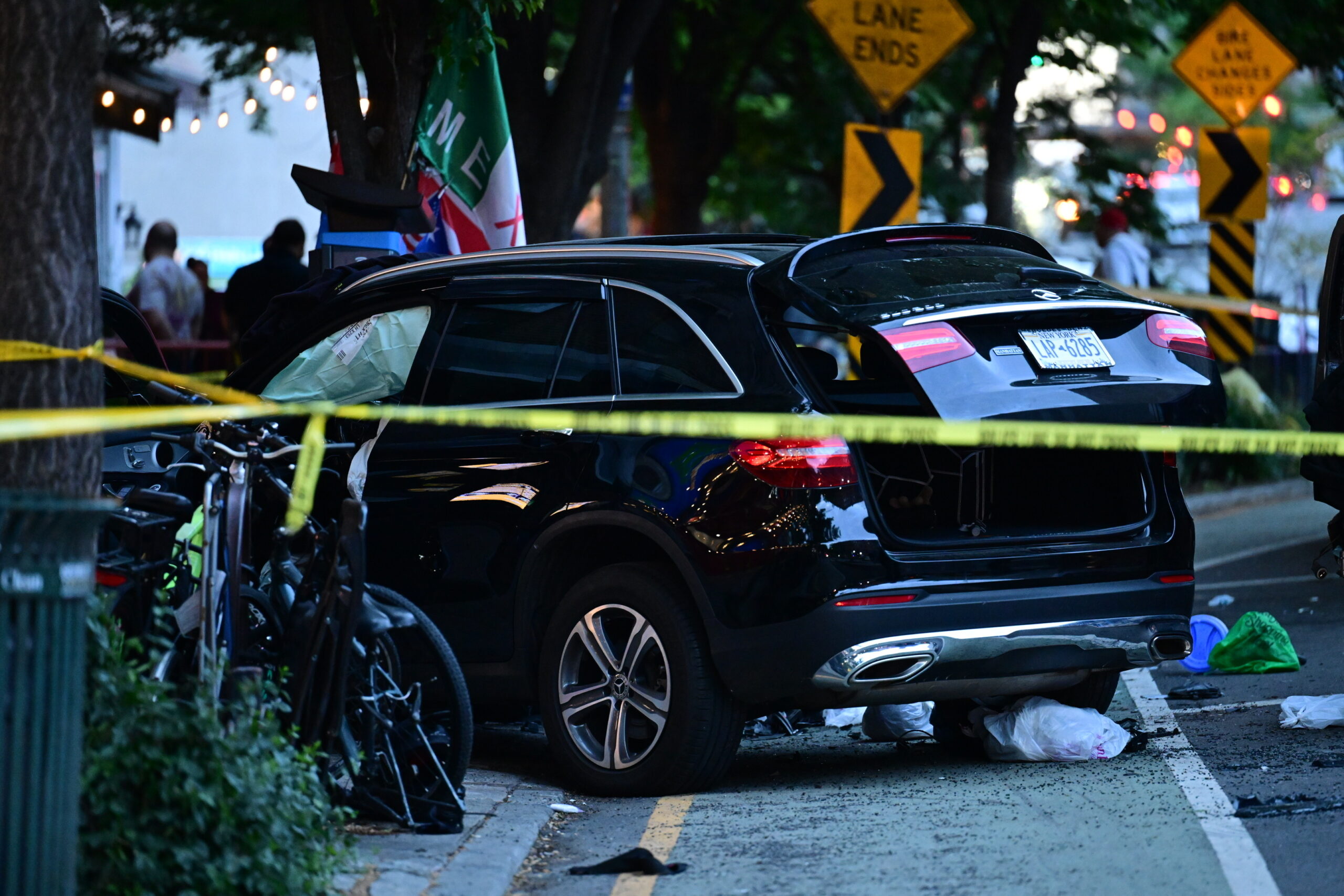 Drunk Driver Plows Onto NYC Sidewalk, 2 Killed