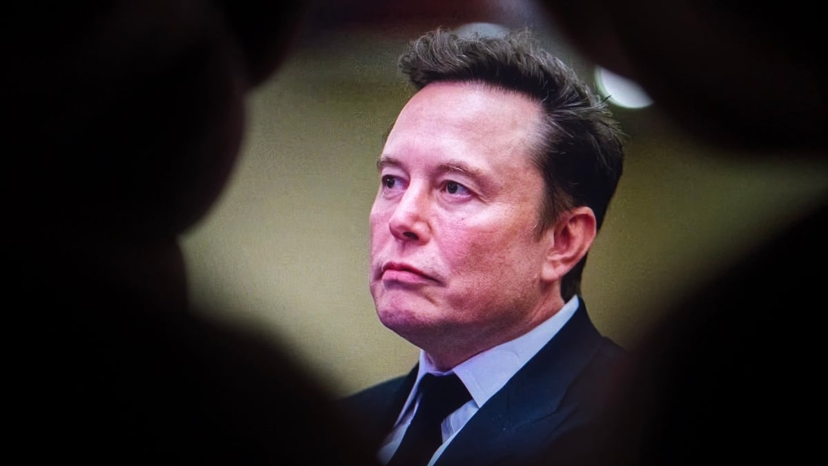 Musk Flees to China Despite U.S. Judge’s Warning to Stay Close