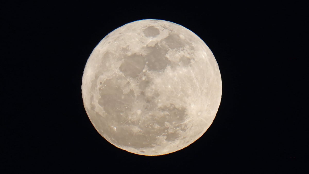Full Moon May 2026: Best Viewing Times and Names