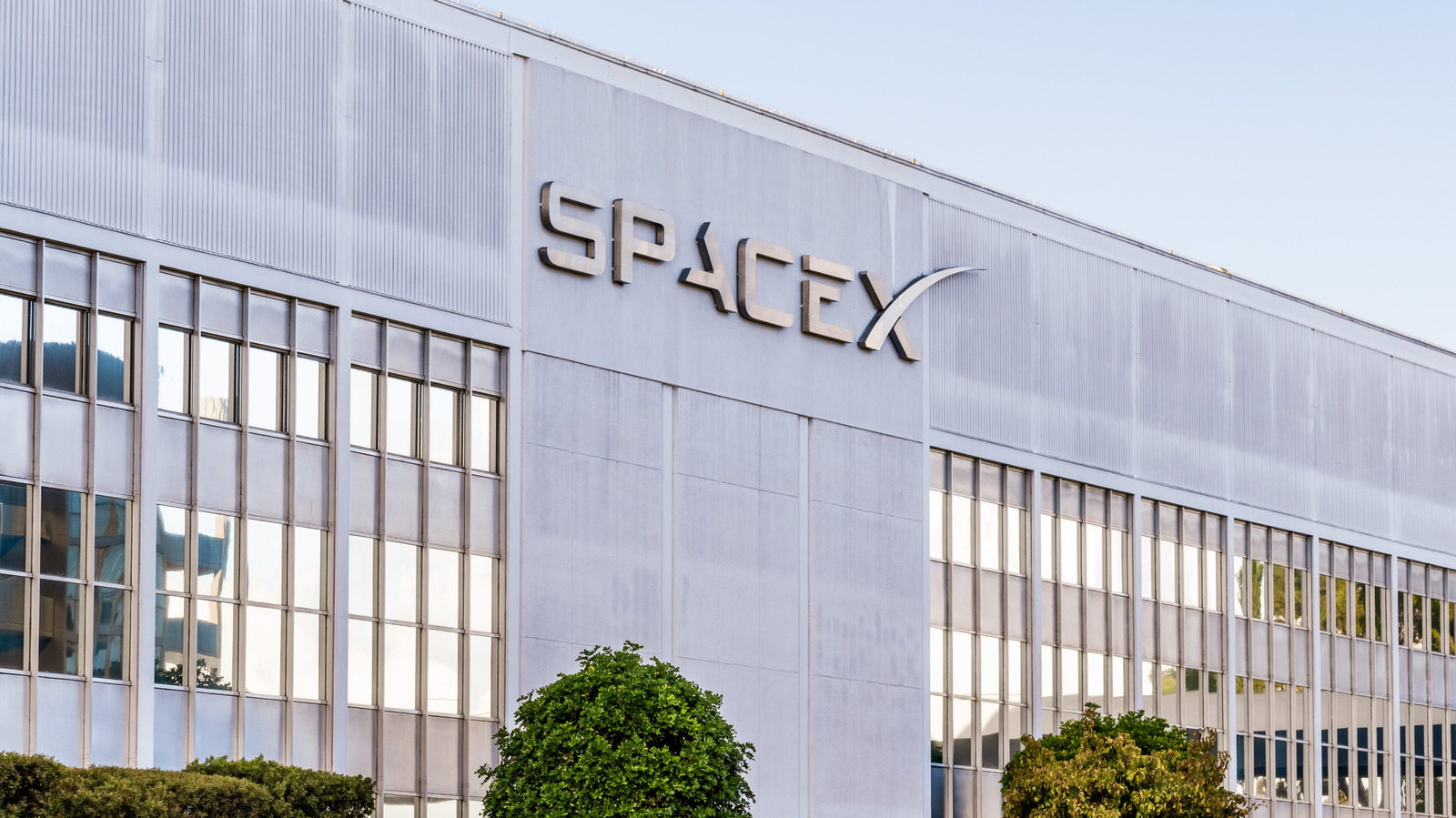 Google Considers Collaboration with SpaceX for Orbital Data Centers