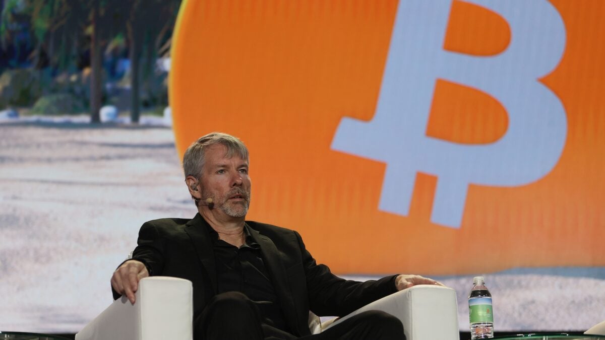 Bitcoin Treasury Company of Michael Saylor Reports $12.5B Loss