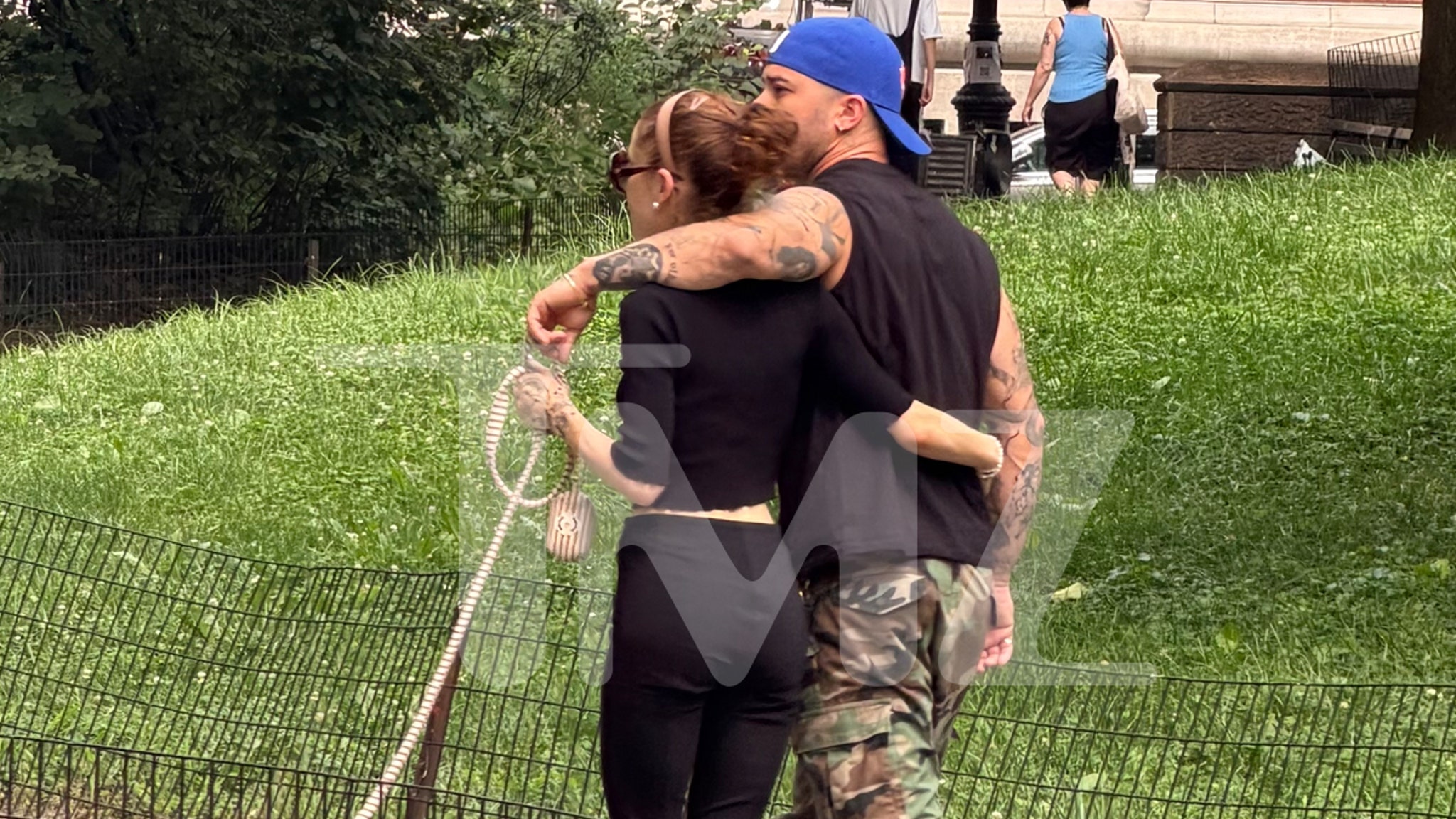 Ariana Grande and Ricky Alvarez Stroll Cozy in Central Park