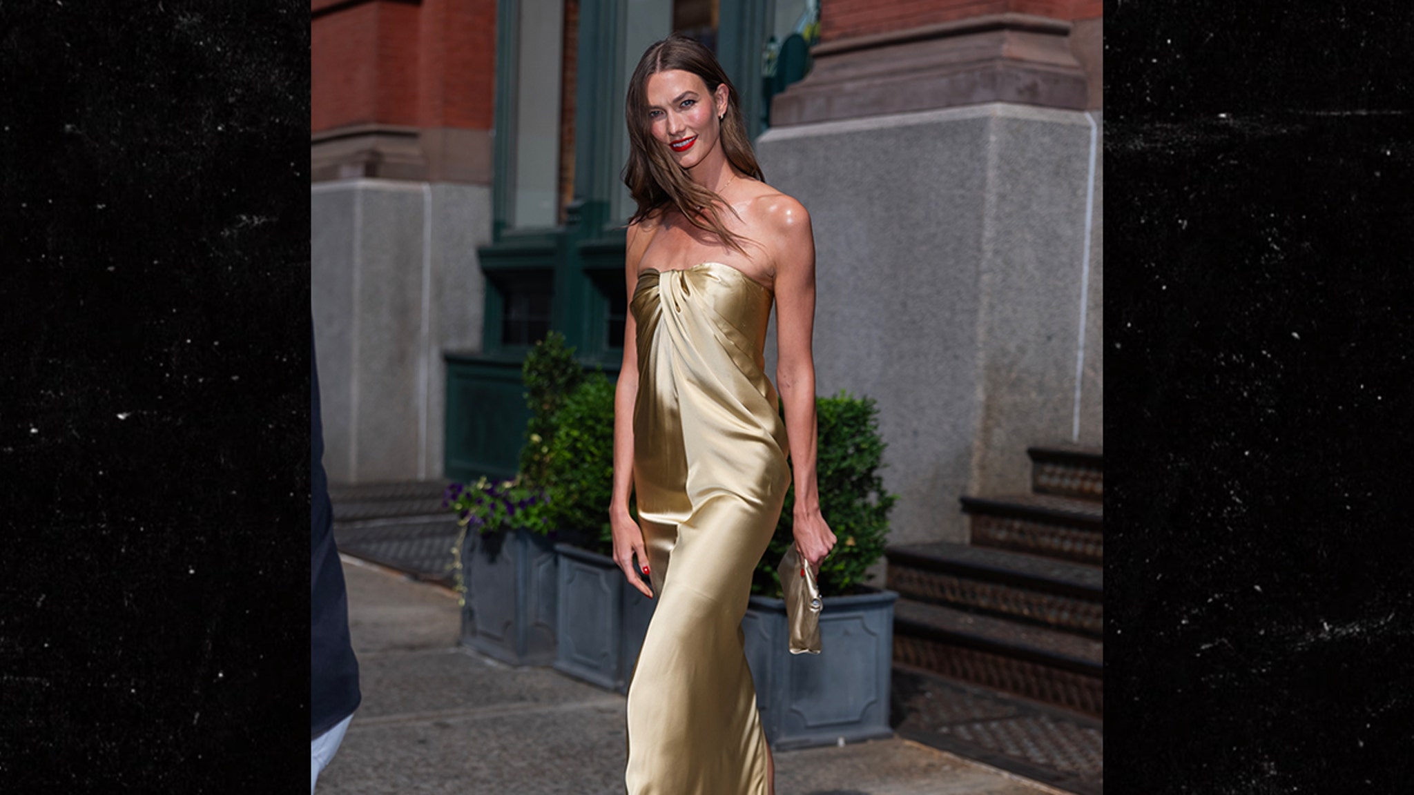Karlie Kloss and Taylor Swift Reunite at Wedding Celebration
