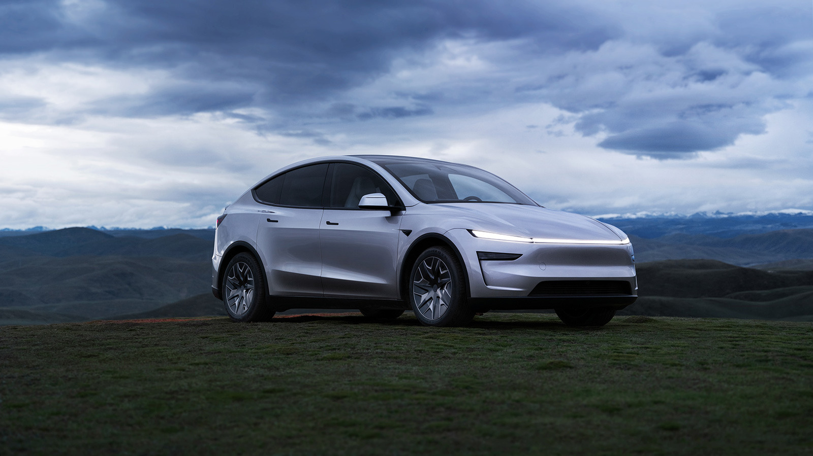 Model Y L Arrives in the US: Six Seats at $62,000