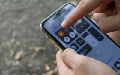 Airplane Mode Charges Your Phone Faster, But It’s Not Worth It