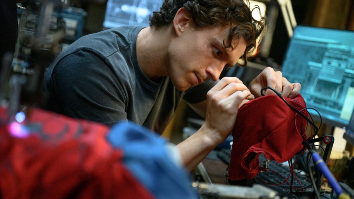 ‘Oak Street’ Debuts at Box Office as ‘Spider-Man’ Hits B
