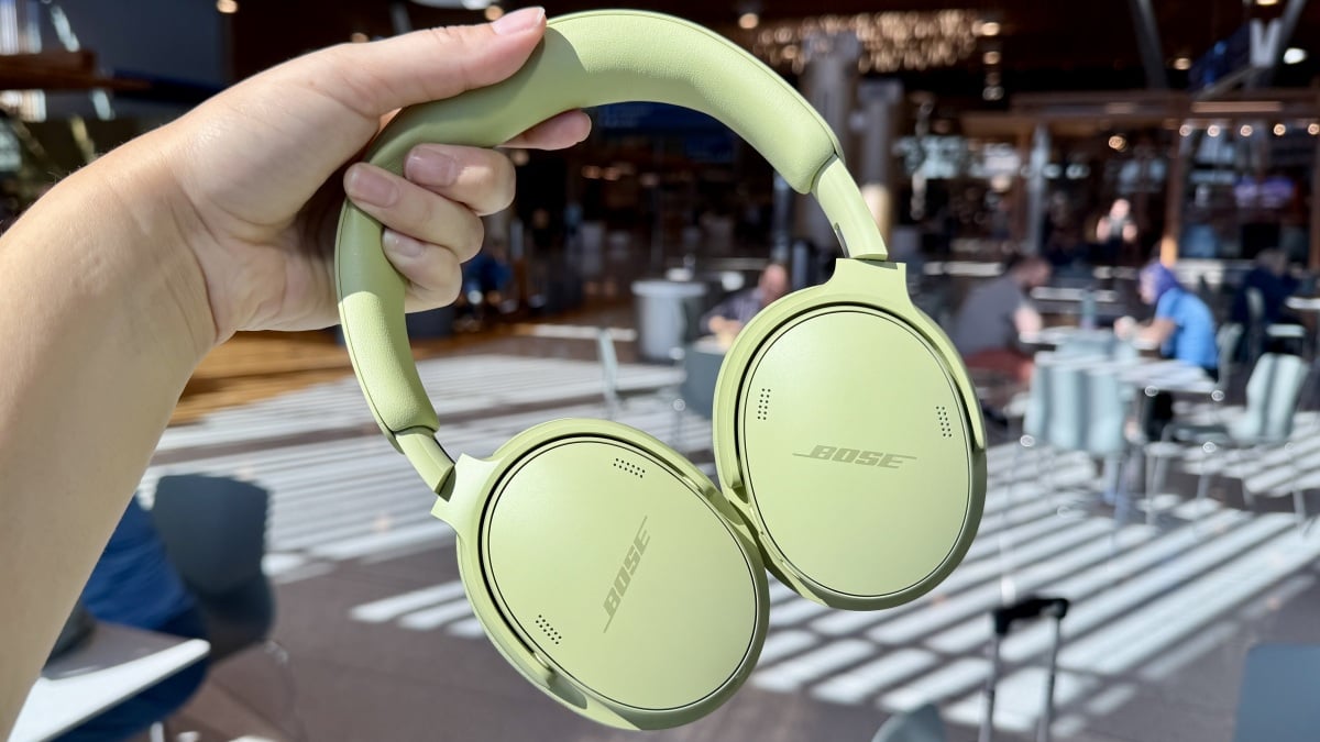 Noise-Cancelling Headphones: 8 Travel Picks You’ll Love Noise-Cancelling Headphones: 8 Travel Picks You’ll Love
