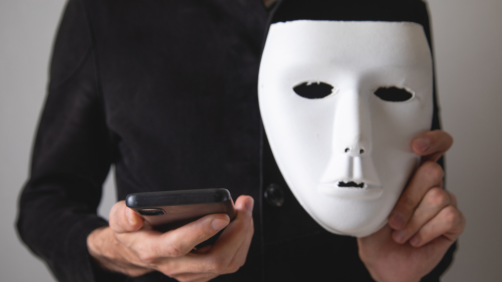 Hide and Unhide Apps on Your iPhone or iPad Easily Hide and Unhide Apps on Your iPhone or iPad Easily