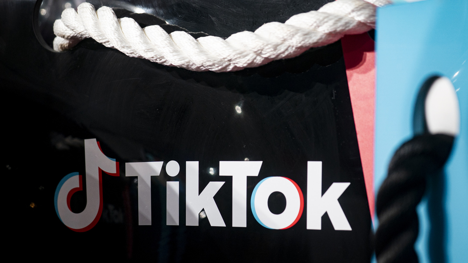 Government Workers Can Now Waste Time on TikTok Again Government Workers Can Now Waste Time on TikTok Again