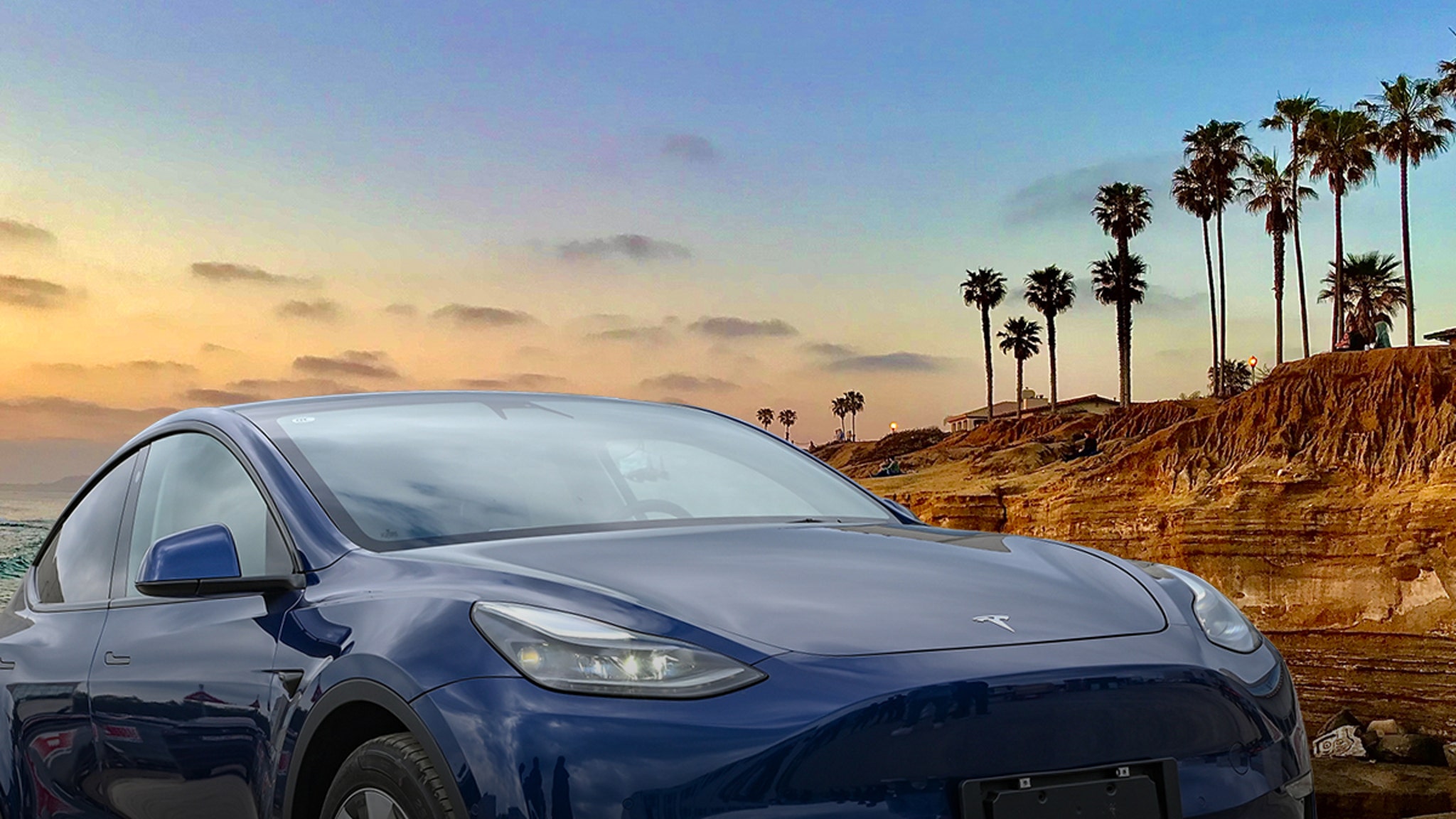 Tesla Thief Hits Woman on Boardwalk in Wild Chase Video