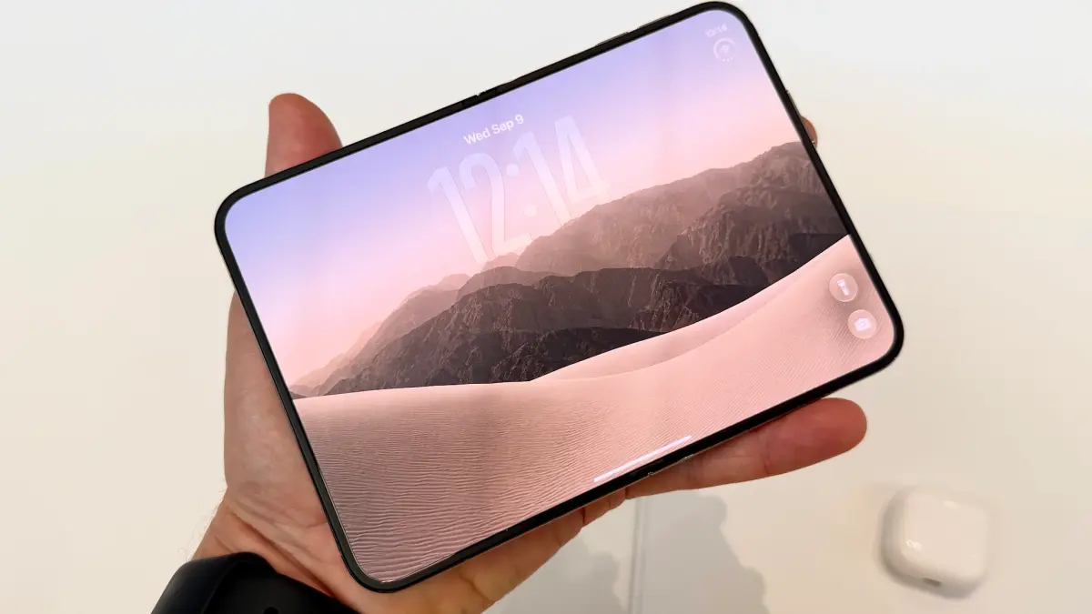 Foldable Phone Experience: Hands-On with the Apple iPhone Duo