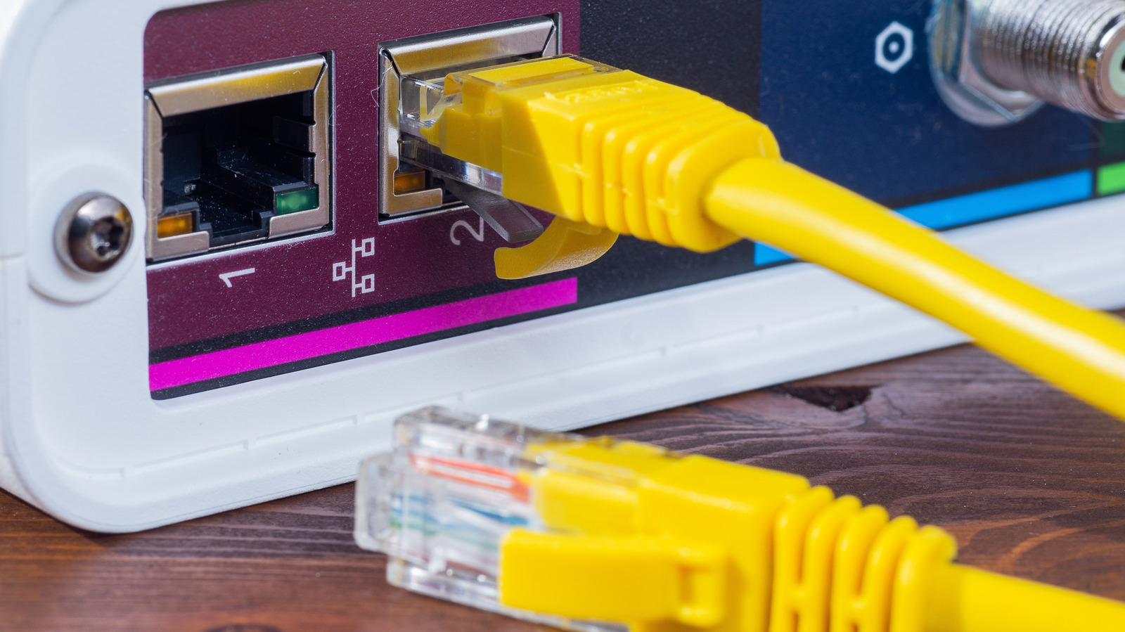 Home Network: Which Option Is Best for You? Home Network: Which Option Is Best for You?
