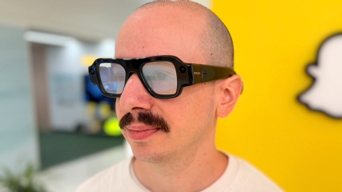 AR Glasses from Snap: Capture Snapchat Photos Instantly AR Glasses from Snap: Capture Snapchat Photos Instantly