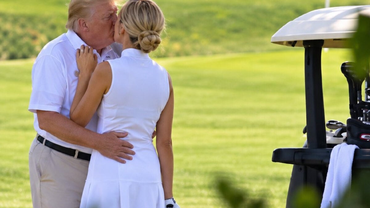 Donald Trump’s Photo with Natalie Harp Has a Major Flaw