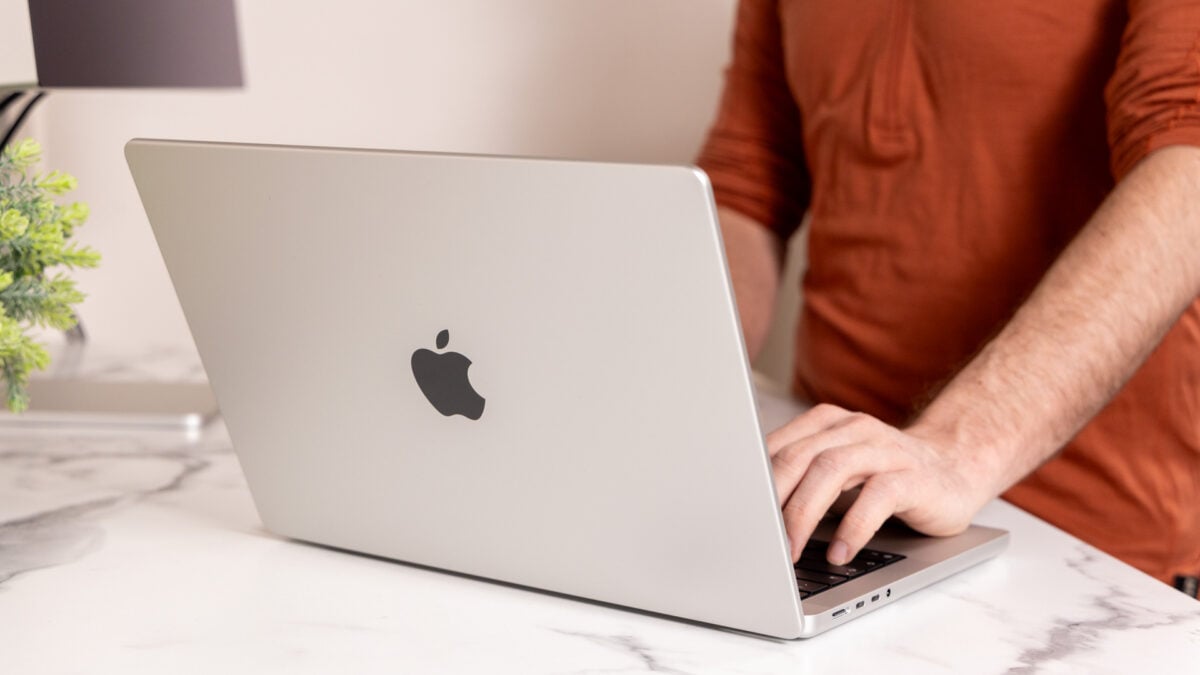 Touchscreen MacBook Pro Priced at ,899 and ,399