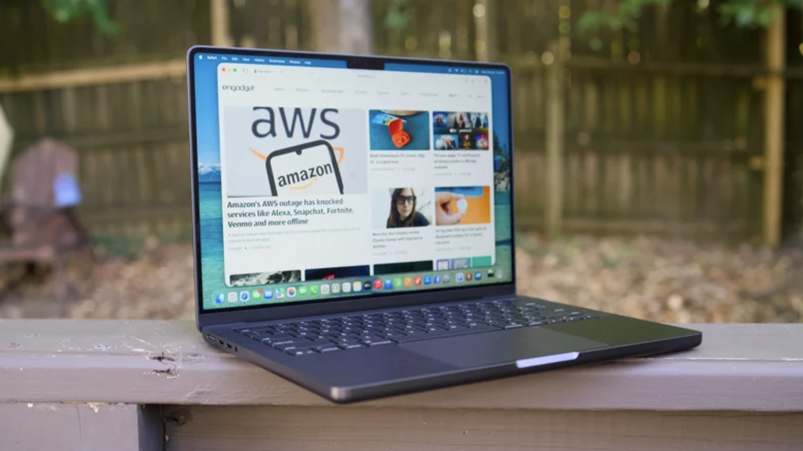 Touchscreen MacBook and iPad Mini Launch Expected This Month