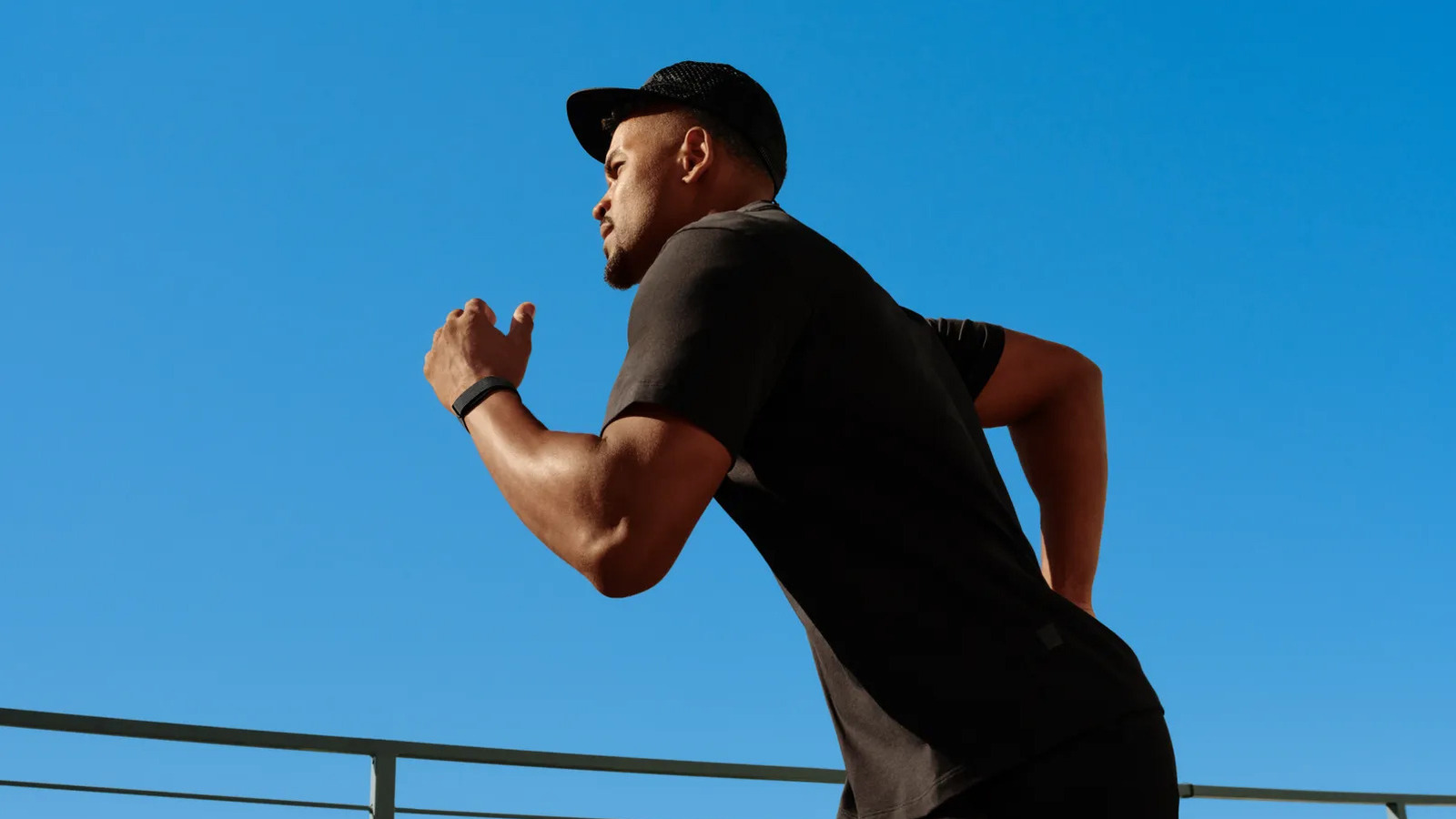 Screenless Fitness Trackers: Which One Suits You Best? Screenless Fitness Trackers: Which One Suits You Best?